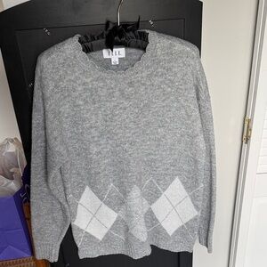 Elle Men's Crewneck Sweater in Gray and White Argyle